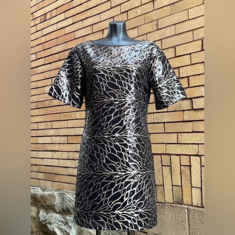 Laundry by Shelli Segal embroidered metallic sequined dress Size 4
